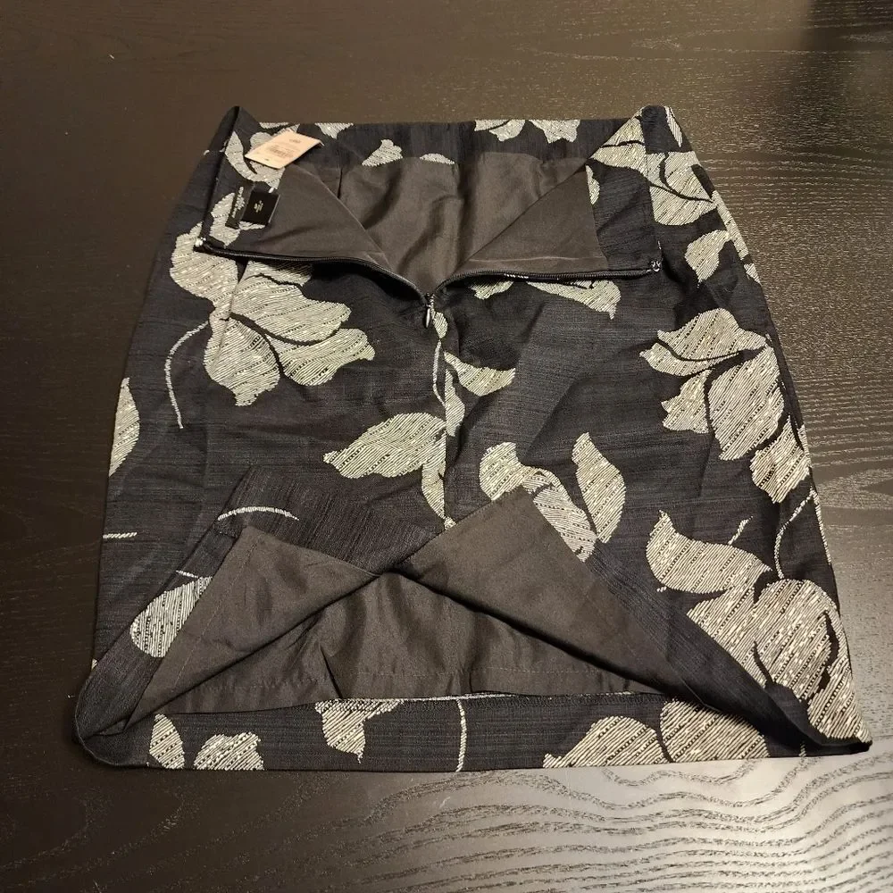 ANN TAYLOR PETITE Patterned Pencil Skirt